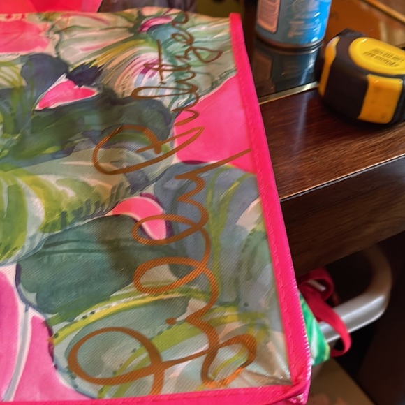 Lily Pulitzer large insulated shopper pink used. Minor flaws overall great. - Picture 5 of 9